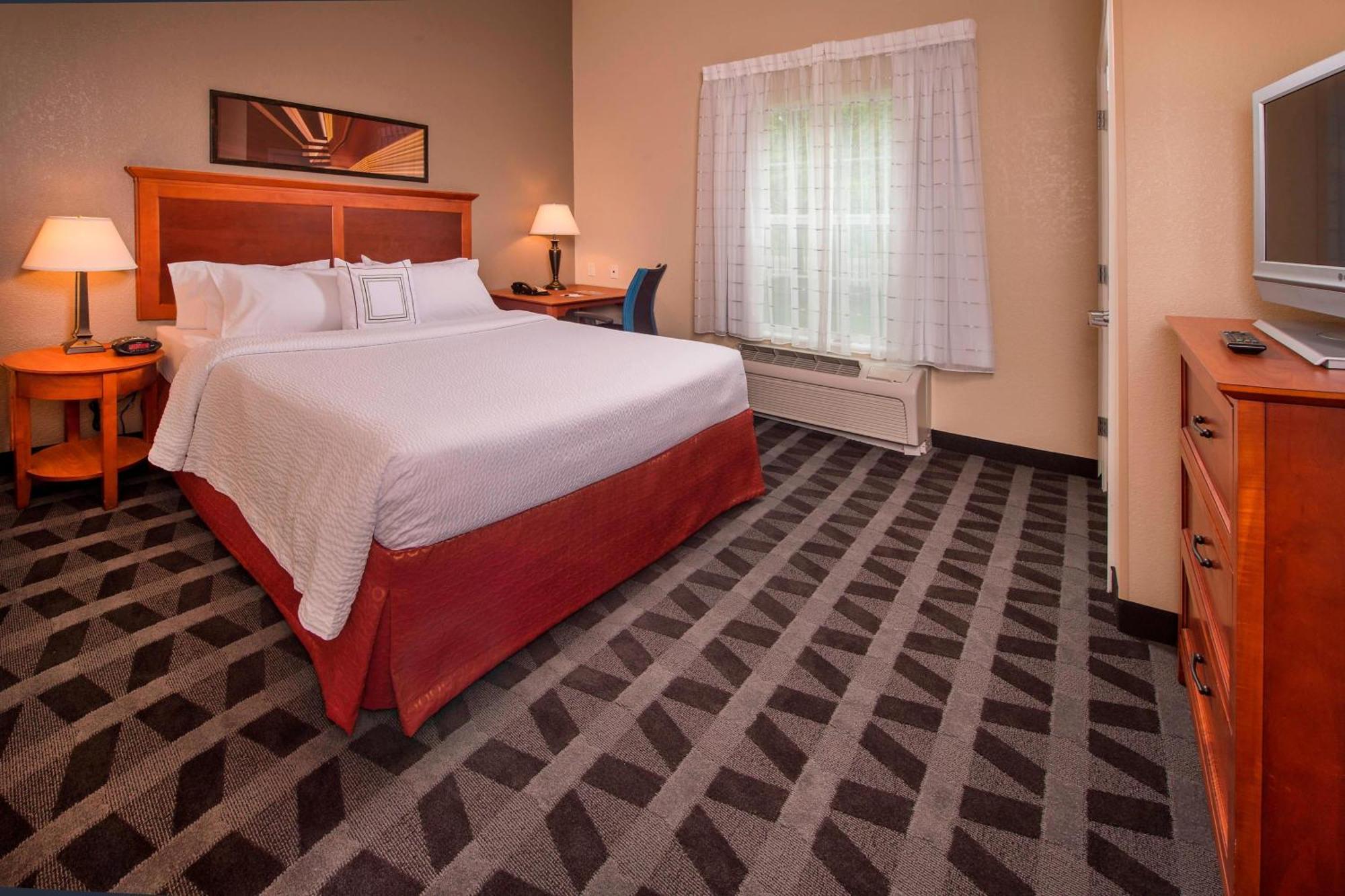 Towneplace Suites By Marriott Clinton At Joint Base Andrews Exterior photo