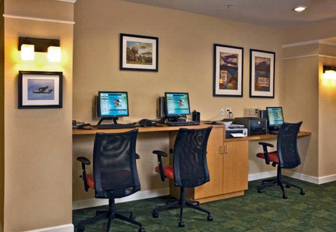 Towneplace Suites By Marriott Clinton At Joint Base Andrews Exterior photo