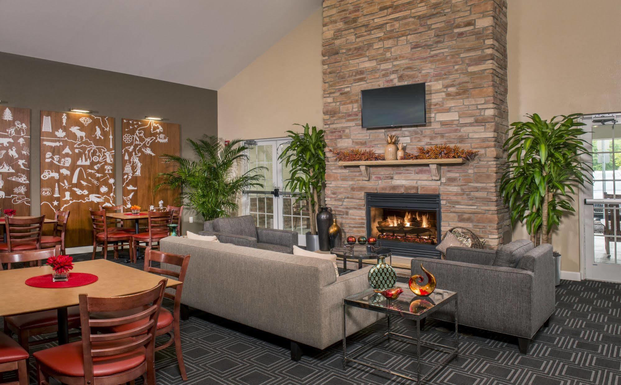 Towneplace Suites By Marriott Clinton At Joint Base Andrews Exterior photo