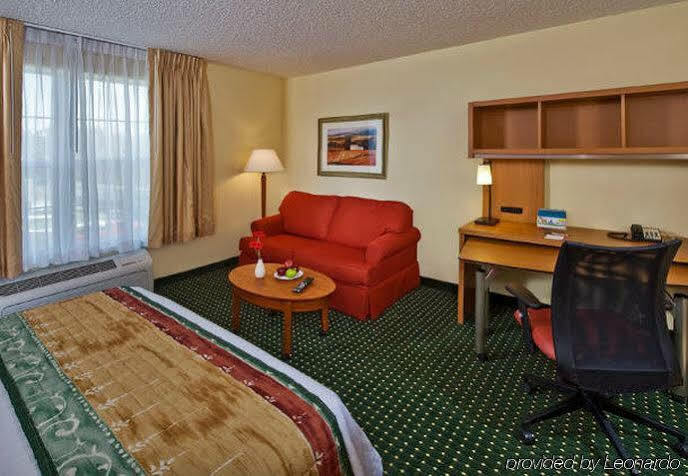 Towneplace Suites By Marriott Clinton At Joint Base Andrews Exterior photo